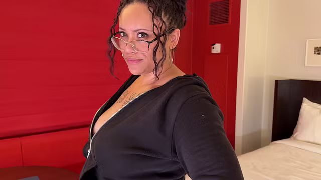 Casting Curvy: Client Asks &Quot;Is Naked Workout Normal?&Quot;